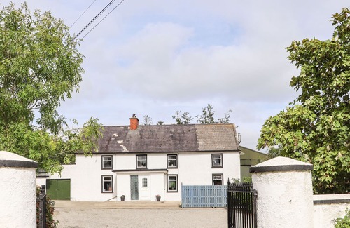 Clonroche Casa | AN GRIANAN, pet friendly, with open fire in Adamstown, County Wexford