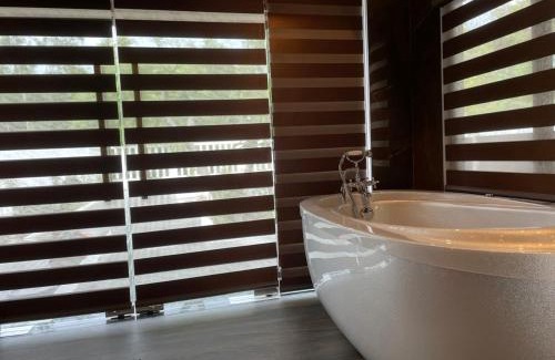 Quang Dien Casa | An homestay, biển Quảng Công Huế