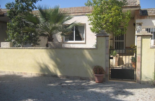 San Pedro del Pinatar Casa | Un oásis cerca del mar, ideal para niños, se permiten mascotas, piscina comun.