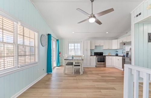 Cherry Grove Beach Cabaña | An Ocean View 7BR Home, Second Row, Steps to Beach, Sleeps 16