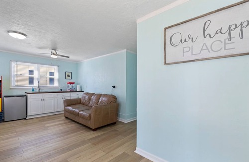 Cherry Grove Beach Cabaña | An Ocean View 7BR Home, Second Row, Steps to Beach, Sleeps 16