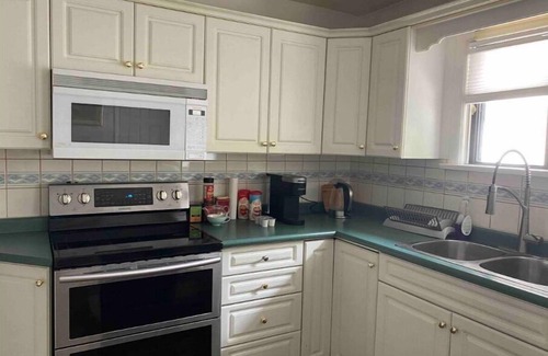 Renfrew Casa | An Older Home in a Safe and Quiet Neighborhood.