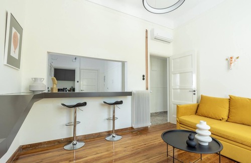 Plaka Apartamento | An Outstanding 3 Bdrm Apartment in the Heart of Athens
