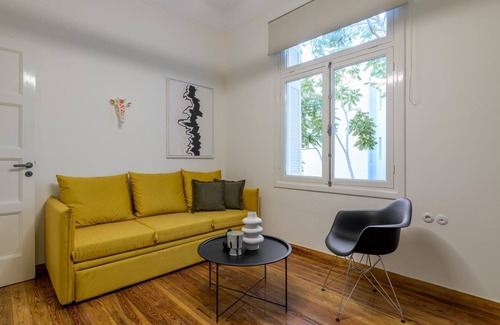 Plaka Apartamento | An Outstanding 3 Bdrm Apartment in the Heart of Athens
