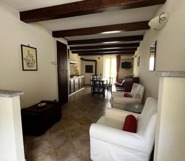 Guarene Apartamento | An tij slè - Nel cuore del borgo