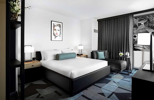 Downtown Las Vegas Hotel | An Undeniable Jewel in Sin City! Three Relaxing Units Close to Las Vegas Strip!