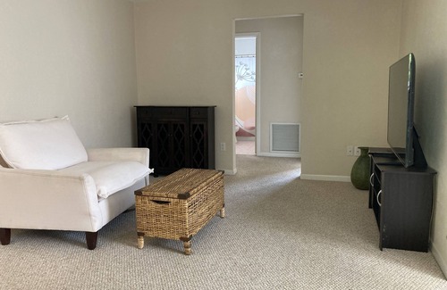 Historic Uptown Apartamento | An Uptown Downtown Getaway