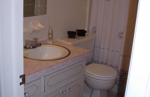 Historic Uptown Apartamento | An Uptown Downtown Getaway