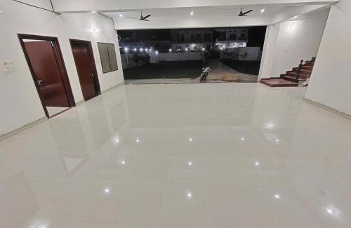 Varanasi Casa | ANAND BHAWAN Aj