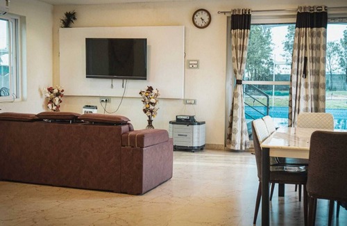 Gajwel Otro | Anandam Orchard 3BR Farmstay in Hyderabad by Homeyhuts