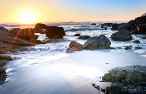 Noordhoek Villa | Anastasis is a place of rejuvenation nestled between oceans and mountains.