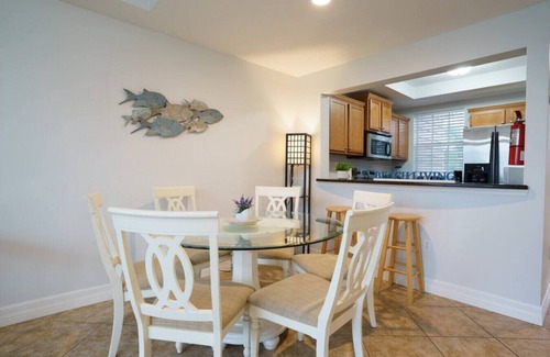 Ruskin Apartamento | 7 minutos a pie de la playa y servicios - Resort Style Community-U 3226