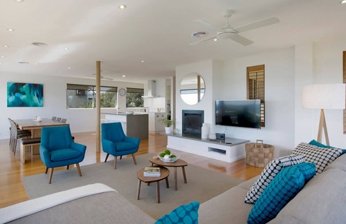 Frankston Casa | Anchor Beachfront Retreat: moderno, admite mascotas, en la playa, vistas al agua, chimenea, wifi