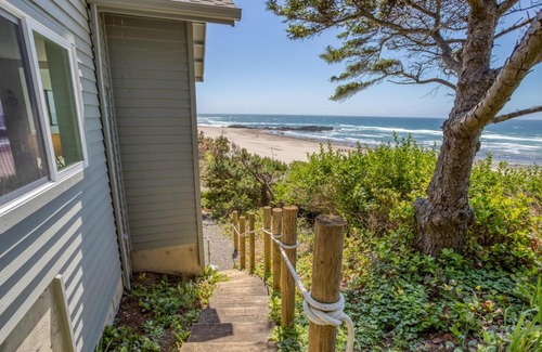 Lincoln City Casa | Anchor Blue