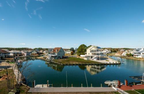 Captain's Cove Casa | Anchor's Away - Waterfront, Pet Friendly, Pools!