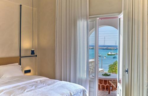 Piso Livadi Hotel | Anchorage Paros Private Beach Retreat