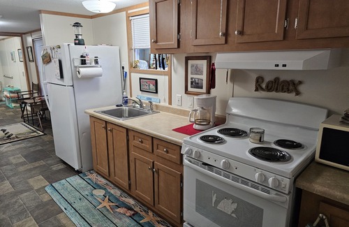 Supply Casa | Anchored Aweigh - Cozy fishing retreat only 5 minutes to the beach!