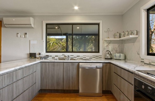 Lakes Entrance Casa | Anchored on Capes - Lakes Entrance