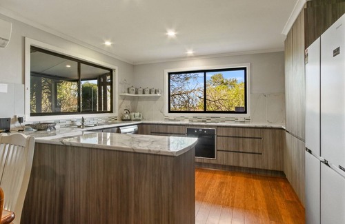 Lakes Entrance Casa | Anchored on Capes - Lakes Entrance