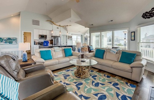 Ocean Hill Casa | Anclas de distancia | 650 pies de la playa | Piscina Privada, Tina Caliente