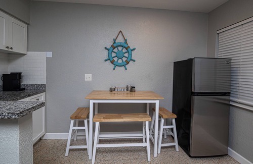 Clearwater Beach Apartamento | Anchors UP #3; WALK to Beach/Bars/Dining