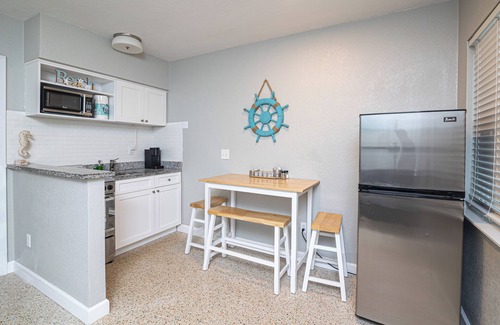 Clearwater Beach Apartamento | Anchors UP #3; WALK to Beach/Bars/Dining