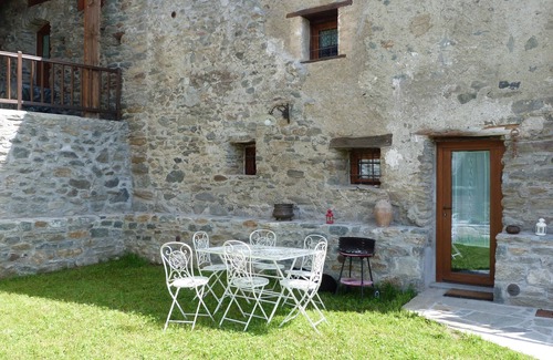 Troil Casa | Antigua casa con encanto en una posición central