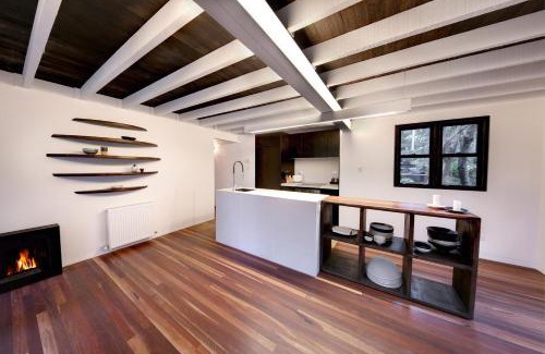 Warburton Casa | Ancient Future style at Warby Sabi