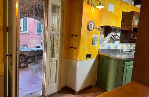 Tellaro Apartamento | Ancient Tellaro - Free parking
