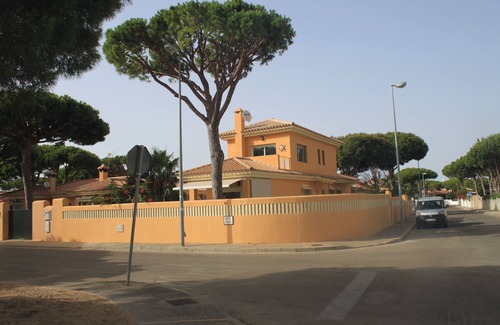 Poblado Sancti Petri Chalet De Esquí | Villa andaluza cerca de la playa (unos 200m)