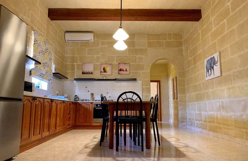 Victoria Otro | Andar Farmhouse located on the outskirts of Victoria, capital city of Gozo