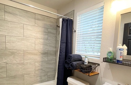 Johnson City Cabaña | Anderson Cottage at Wrenwood Ranch, King Bed, Walking Distance to Winery