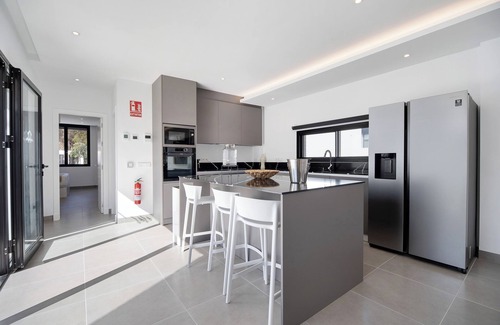 Poblado Sancti Petri Villa | Andrea Sea Villa con piscina privada, gimnasio y Wi-Fi