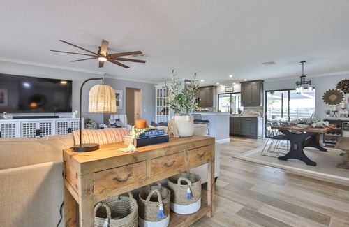 Bradenton Casa | Andy's Paradise -10 Min to AMI, Newly Renovated in 2022 & Private Heated Pool