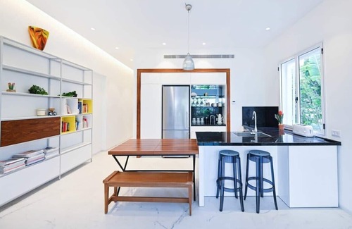 Tel Aviv Promenade Apartamento | Andy Warhol at Hakerem by Holyguest