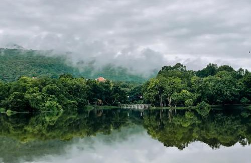 Chang Phueak Villa | Ang Kaew Pool Villa 4BR 5 Min Drive to Nimmanhemin