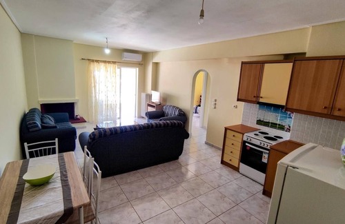 Molos-Agios Konstantinos Apartamento | Angela's Apartment with beautiful balcony view