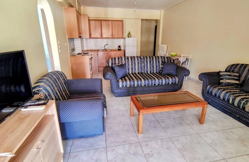 Molos-Agios Konstantinos Apartamento | Angela's Apartment with beautiful balcony view