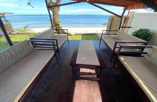 General Luna Apartamento | Angelito's Beach House 4 bedroom