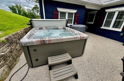 Charleston Casa | Angels Haven - Hot Tub, Game Rm, King Bd, Peaceful