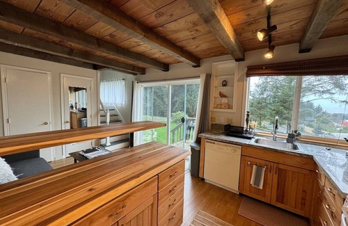 Brookings Casa | Angels Nest Summary: