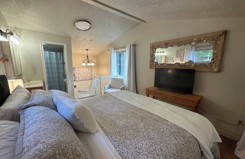 Brookings Casa | Angels Nest Summary: