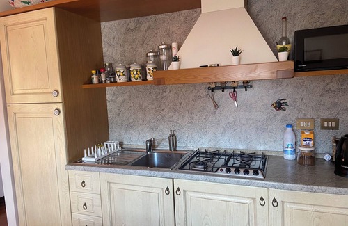 Sordevolo Apartamento | Anghelos Sordevolo apartment with fully equipped kitchen