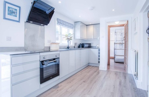 Angle Casa | Angle Adventures - 4 Bedroom Cottage - Angle