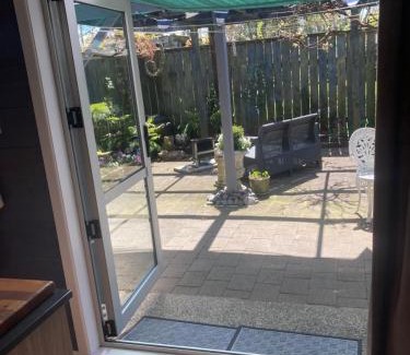 Turangi Cama Y Desayuno | Anglers Adventure Paradise Cabin BNB Wifi Parking