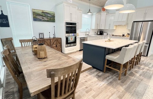 Grand Isle Casa | Anglers & Antlers - Beach Front- Island Realty