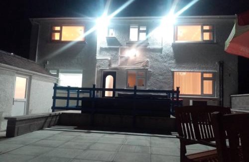 Amlwch Casa | Anglesey home by the sea