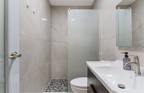 San Ildefonso Casa | Anime Escape with Private Jacuzzi & Themed Rooms