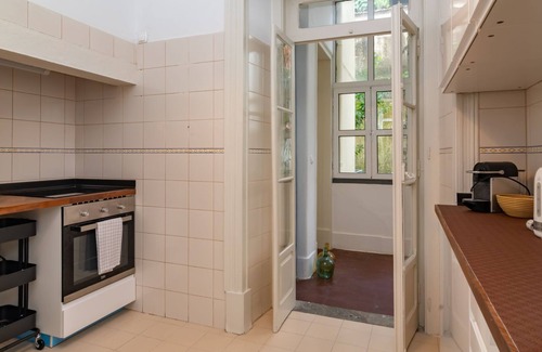 Penha de Franca Apartamento | Anjos' City Escape by LovelyStay - 1