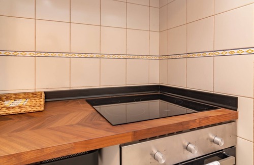 Penha de Franca Apartamento | Anjos' City Escape by LovelyStay - 1
